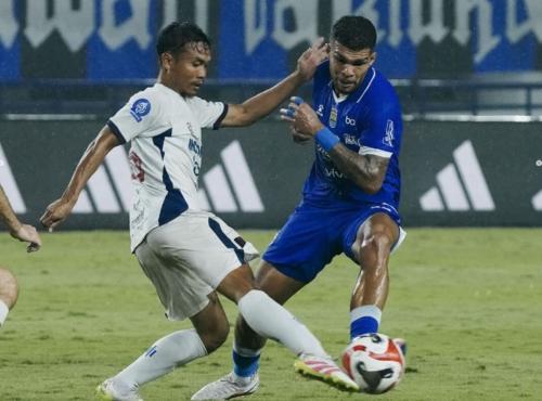 Eliano Reijnders Nilai Performa Persib Bandung Masih Harus Dibenahi Meski Menang atas Persita