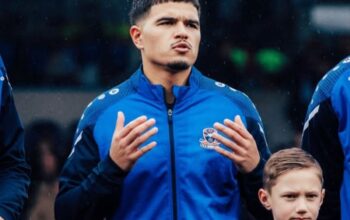 Kisah Inspiratif Ragnar Oratmangoen, Inisiasi Pembangunan Masjid dan Lapangan Bola di NTT