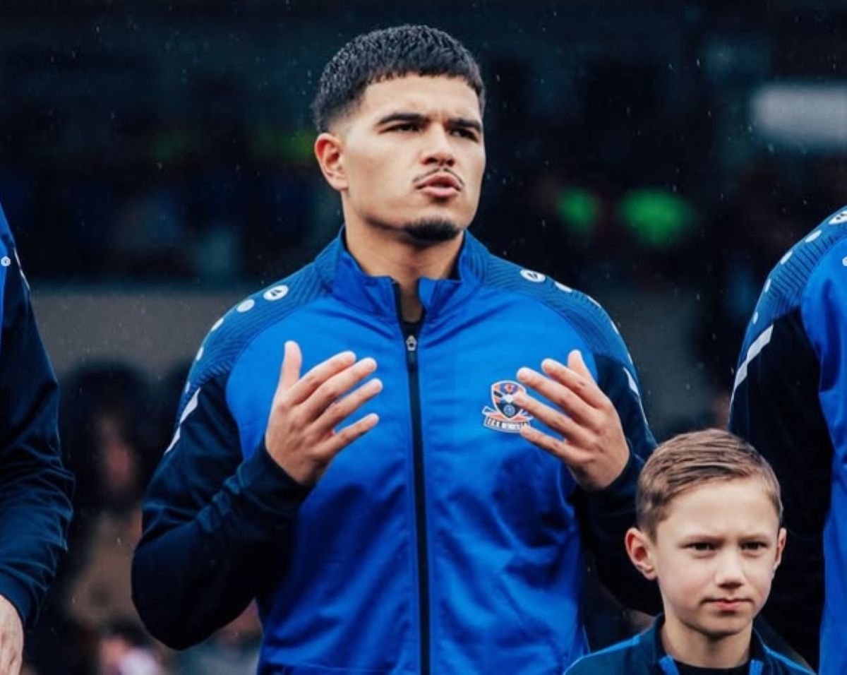 Kisah Inspiratif Ragnar Oratmangoen, Inisiasi Pembangunan Masjid dan Lapangan Bola di NTT