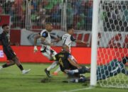 Persija Tempel Ketat Persib, Persaingan Puncak Super League Kian Sengit