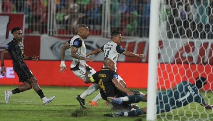 Persija Tempel Ketat Persib, Persaingan Puncak Super League Kian Sengit