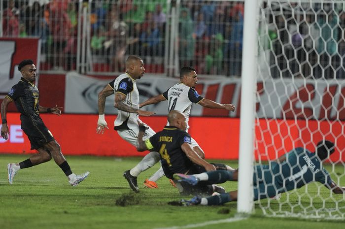 Persija Tempel Ketat Persib, Persaingan Puncak Super League Kian Sengit