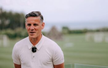 Pelatih Timnas Indonesia, John Herdman, berkunjung ke Bali United Training Center, di Gianyar, Bali, Rabu sore (28/1/2026). (Media Bali United)