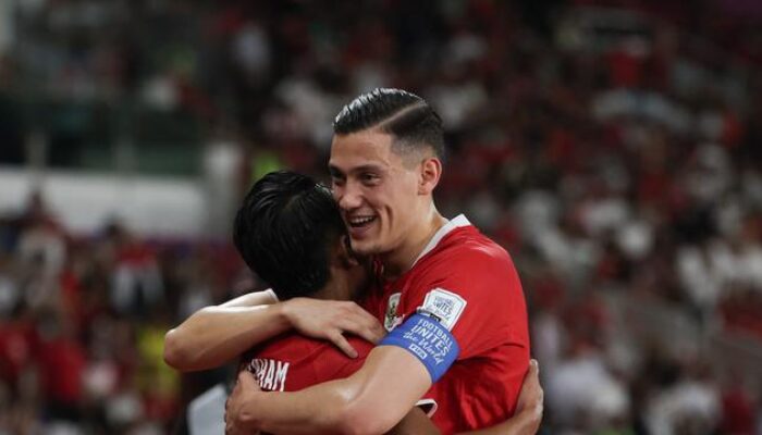 Pelukan hangat Jay Idzes memberikan selamat kepada Beckham Putra setelah mencetak gol buat Timnas Indonesia ke gawang Saint Kitts and Nevis pada FIFA Series 2026
