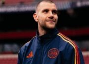 Maarten Paes di Ajax Amsterdam musim 2025/2026.