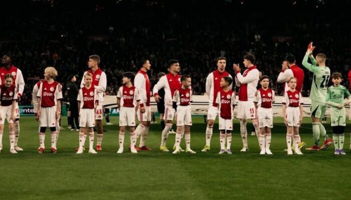 Maarten Paes Tampil Solid, Ajax Curi Hasil Imbang dari Feyenoord di De Klassieker