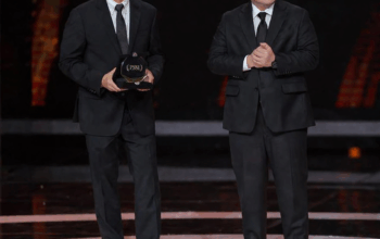 Managing Director Emtek, Sutanto Hartono menerima apresiasi sebagai Official Broadcaster PSSI Awards di Studio 6 Emtek City, Jakarta Barat, pada Sabtu (28/3/2026) malam WIB