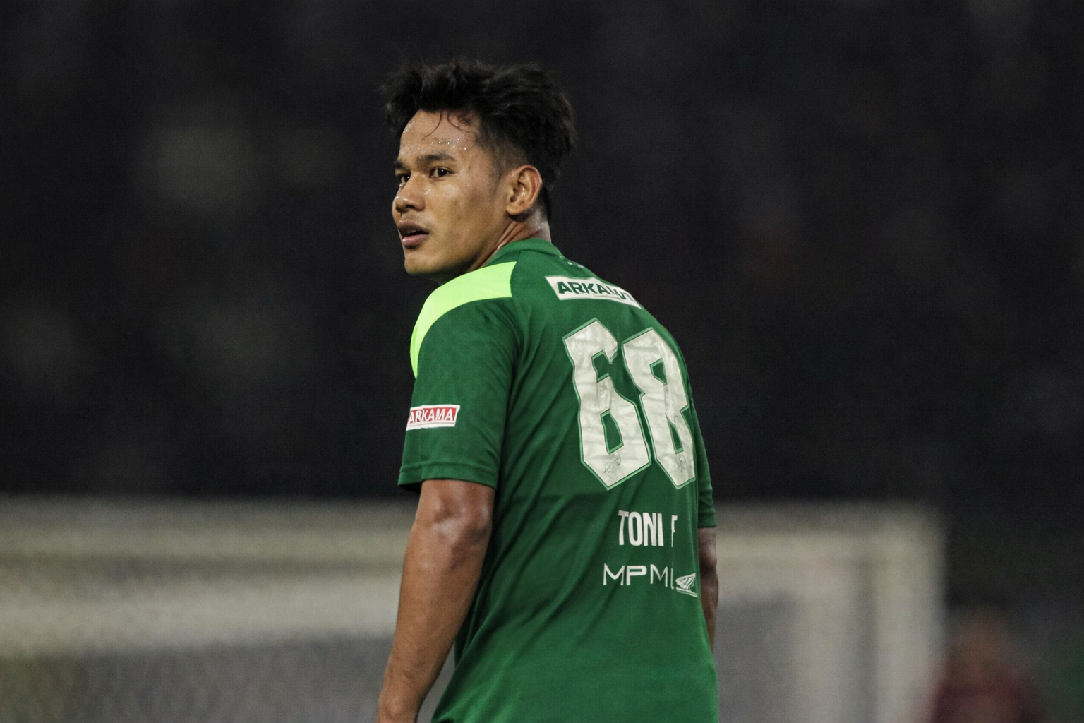 Eksperimen Cerdas Bernardo Tavares: Peran Baru Toni Firmansyah Jadi Kunci Persebaya Tahan Imbang Persib