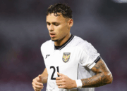 Winger Timnas Indonesia, Dean James saat melawan Lebanon pada FIFA Matchday di Stadion Gelora Bung Tomo, Surabaya, Senin (8/9/2025)
