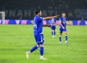 Bek muda Persib, Dion Markx