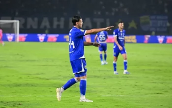 Bek muda Persib, Dion Markx