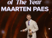 Kiper Timnas Indonesia, Maarten Paes, jadi penjaga gawang terbaik dalam PSSI Awards 2026. Malam penghargaan digelar di Studio 6 Emtek City, Jakarta Barat, pada Sabtu