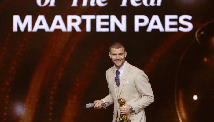 Kiper Timnas Indonesia, Maarten Paes, jadi penjaga gawang terbaik dalam PSSI Awards 2026. Malam penghargaan digelar di Studio 6 Emtek City, Jakarta Barat, pada Sabtu