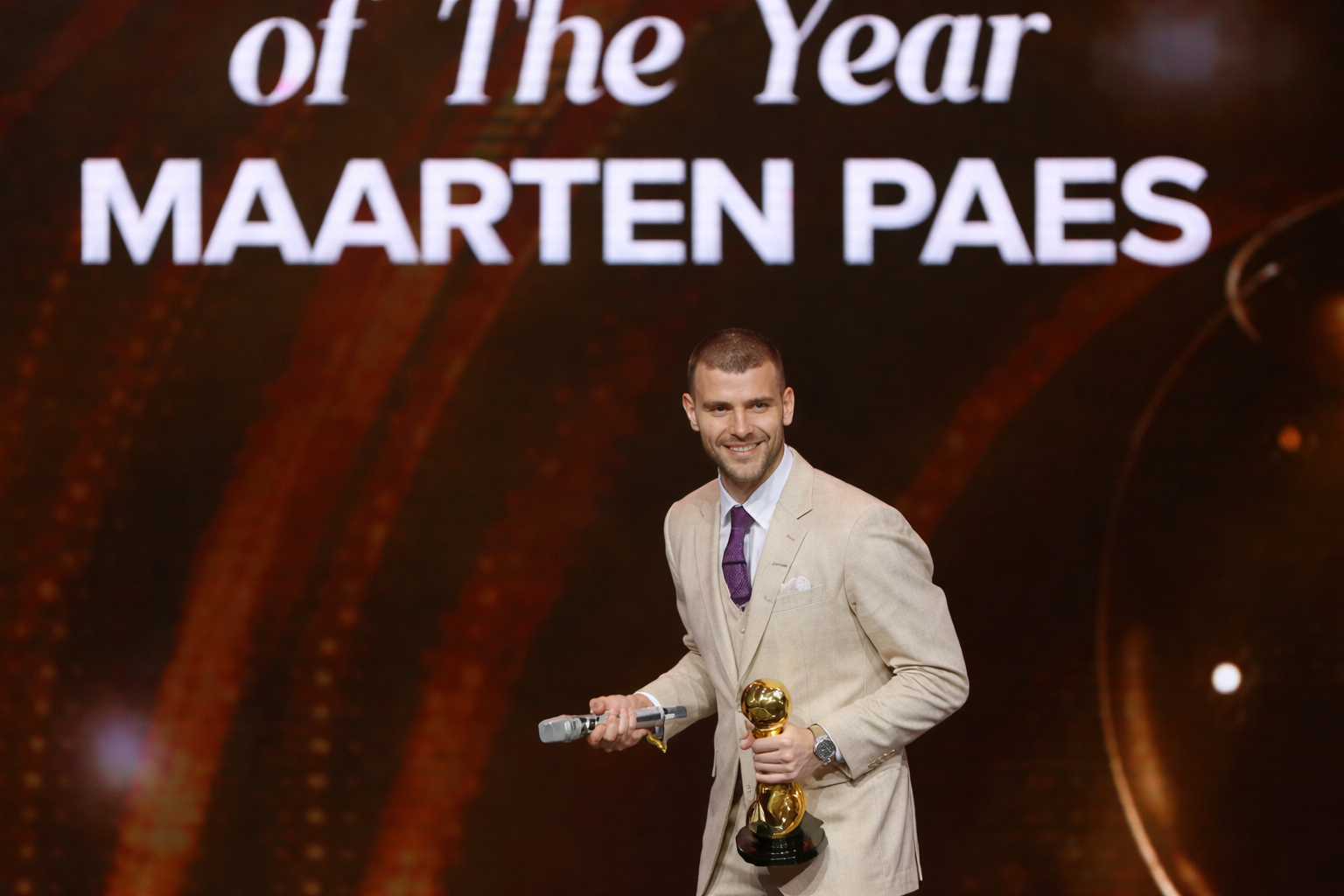 Kiper Timnas Indonesia, Maarten Paes, jadi penjaga gawang terbaik dalam PSSI Awards 2026. Malam penghargaan digelar di Studio 6 Emtek City, Jakarta Barat, pada Sabtu