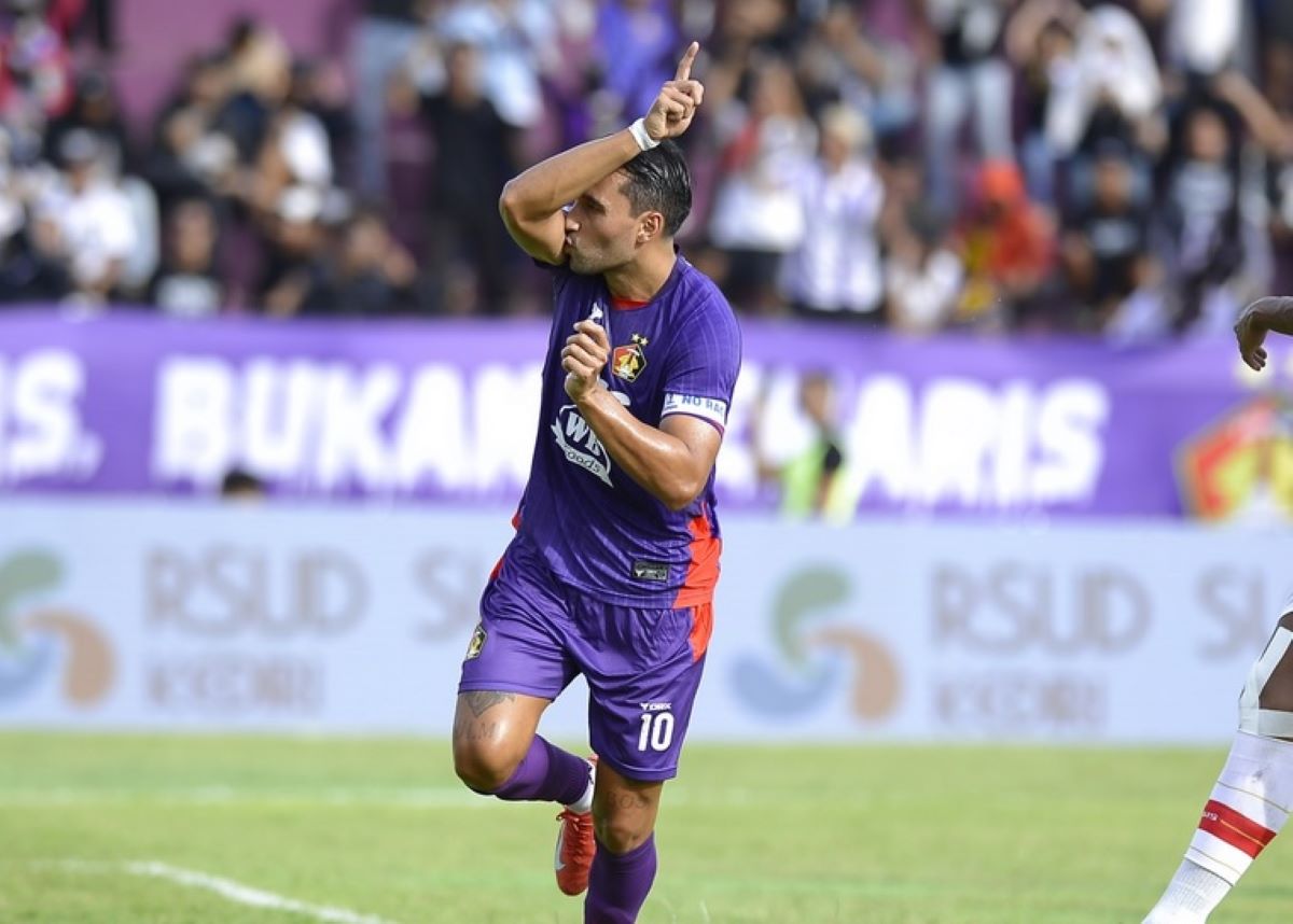 Akhiri Penantian Lima Tahun, Ezra Walian Kembali Dipanggil Timnas Indonesia Berkat Performa Apik di Persik Kediri