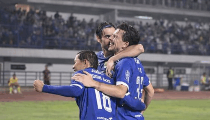 Persib Melaju Kencang: Sederet Fakta Menarik di Balik Kemenangan Telak Atas Persik Kediri