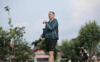 Dejan Antonic Santai Hadapi Tekanan Manajemen, Fokus Amankan Tiga Poin Semen Padang atas PSIM