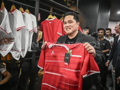 Erick Thohir Soroti Motif Batik pada Jersey Away Timnas Indonesia dari Kelme: “Jangan Sampai Diklaim Negara Lain”