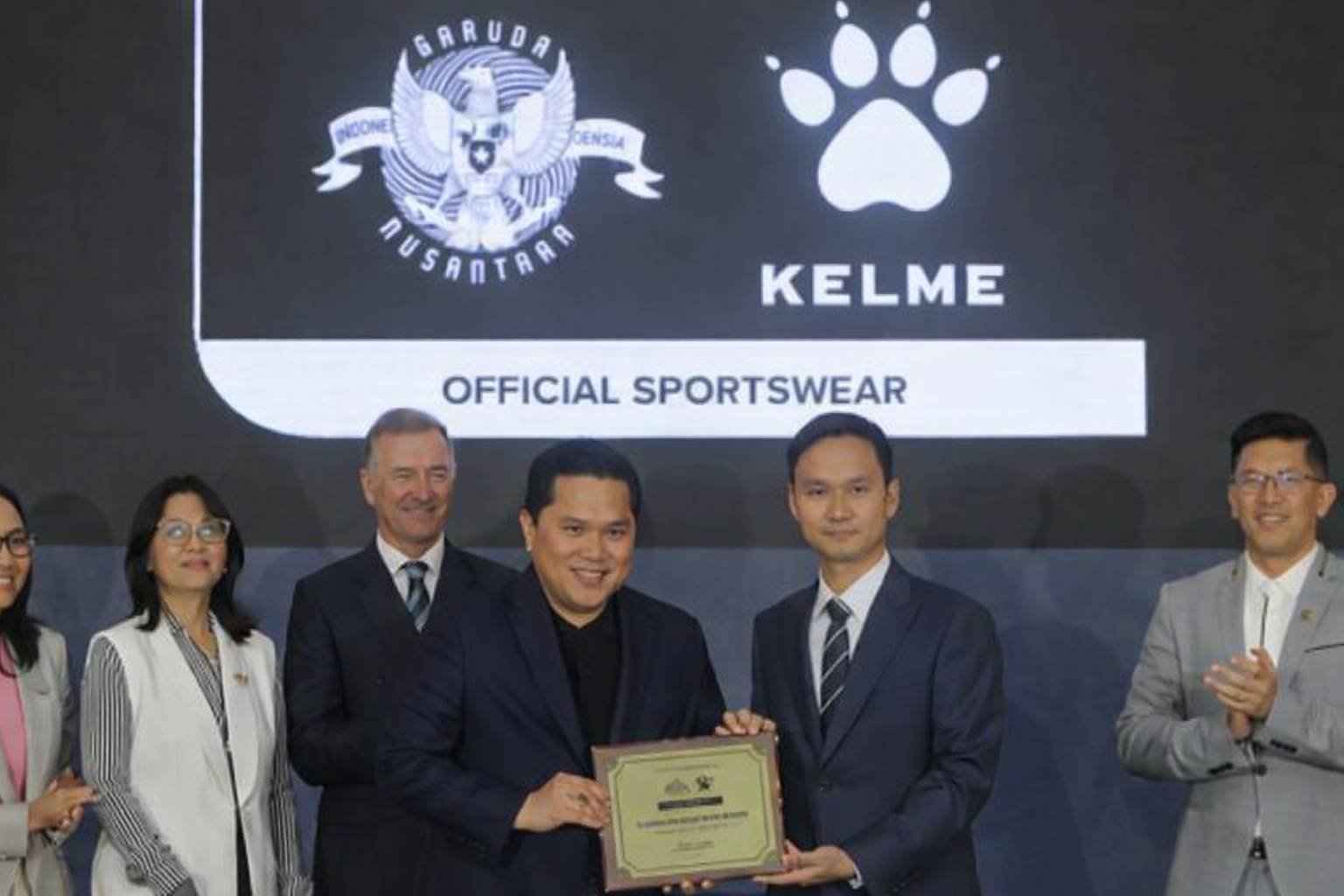 Netizen +62 Heboh, Kelme Beri Bocoran Tipis Jersey Baru Timnas Indonesia