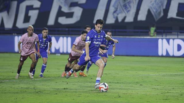 Marcos Reina: Penalti Ganda Persib Hancurkan Harapan Persik