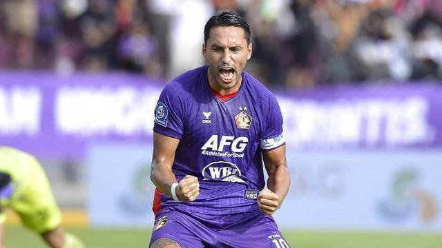Pelatih Persik Kediri Dukung Ezra Walian Kembali ke Timnas Indonesia
