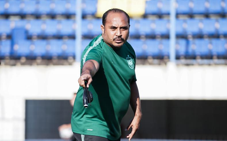 Semen Padang FC Resmi Angkat Imran Nahumarury sebagai Pelatih Baru