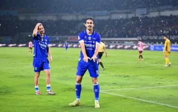 Andrew Jung ketika merayakan gol ke gawang Persik