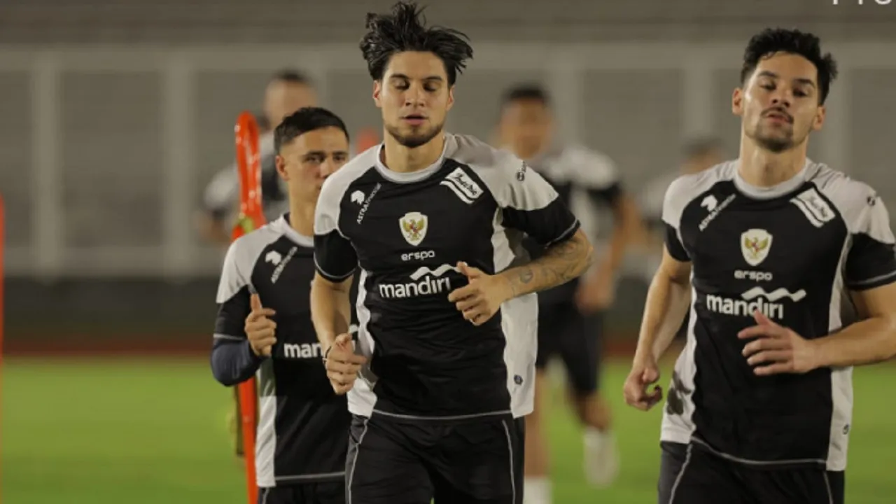 Kevin Diks jadi pemain Indonesia pertama yang sandang ban kapten di Bundesliga/foto dok PSSI