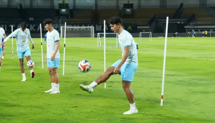 Masuki Fase Penentuan, Achmad Jufriyanto Minta Persib Fokus Laga Terdekat