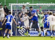 Performa Maarten Paes Dinilai Belum Stabil Walau Bawa Ajax Nirbobol