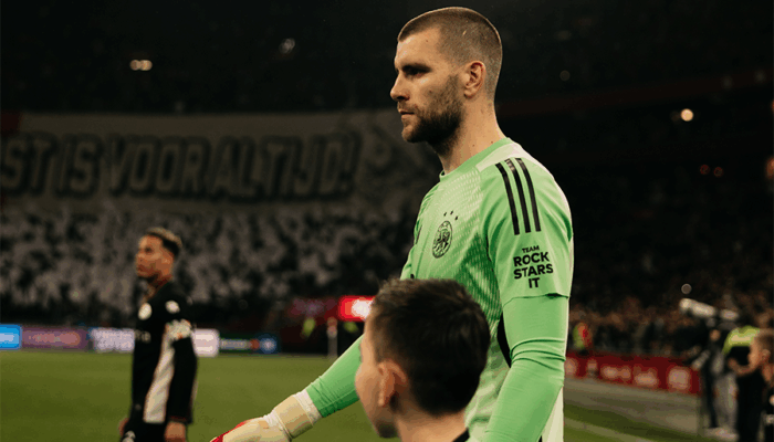 Maarten Paes Lakukan Tiga Penyelamatan, Ajax Tetap Takluk dari Groningen