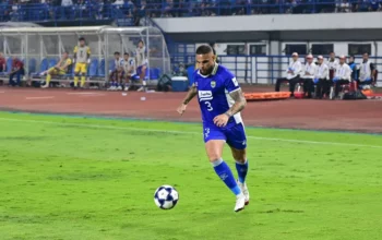 Bek kiri Persib, Layvin Kurzawa