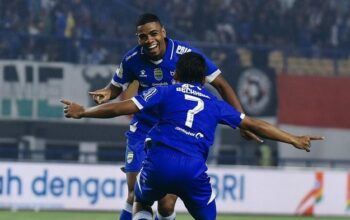 Persib Perlebar Jarak di Puncak, Semen Padang Akhiri Paceklik Kemenangan