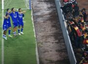 Hasil Babak Pertama: Persib Bandung Unggul 2-0 atas Persik Kediri Lewat Dua Penalti