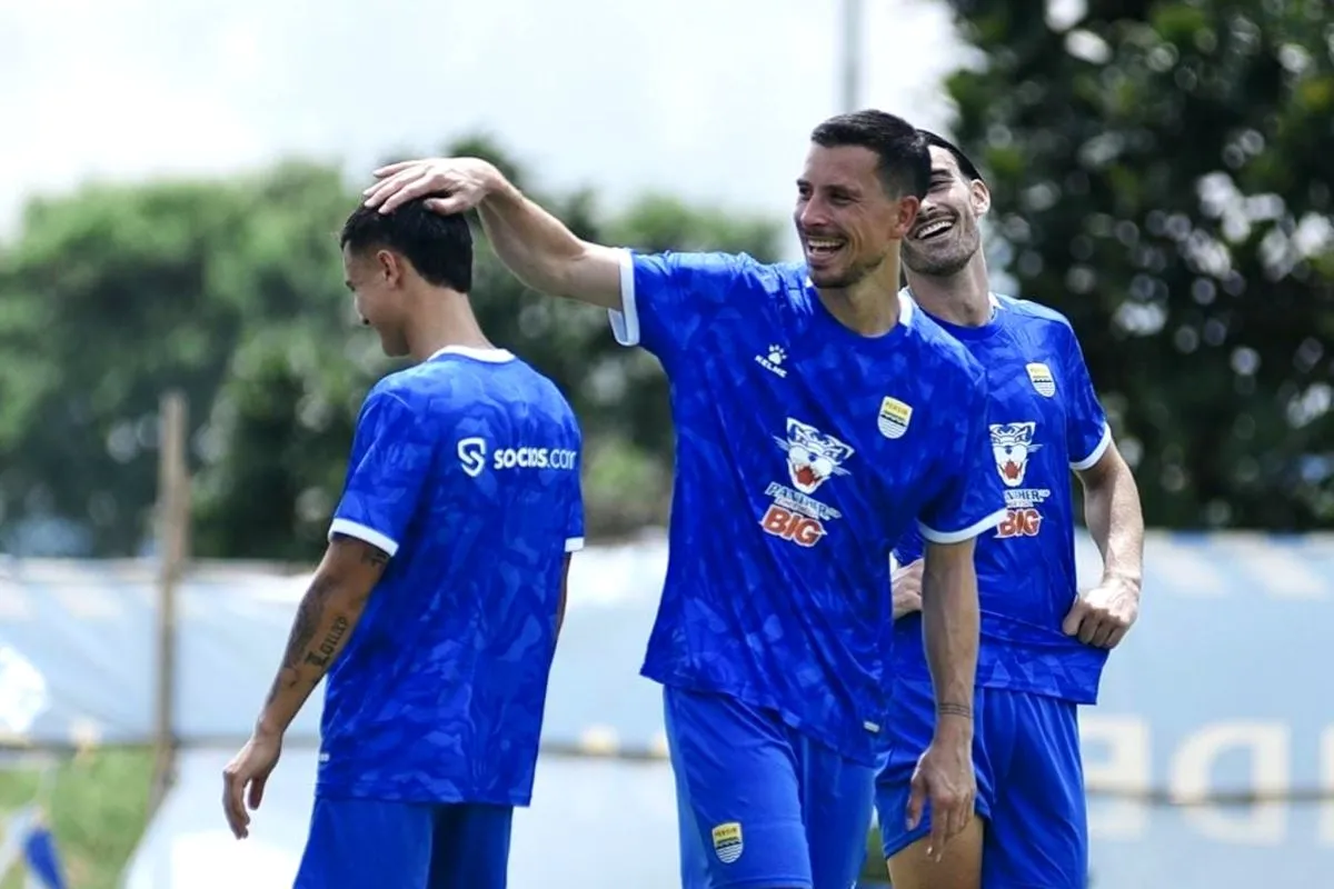 Eliano Reijnders Targetkan Kemenangan Persib atas Borneo FC Demi Jarak Aman di Puncak Klasemen