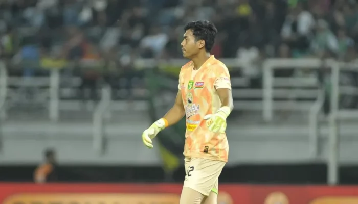Andhika Ramadhani Siap Kawal Gawang, Persebaya Andalkan Kekompakan Tim