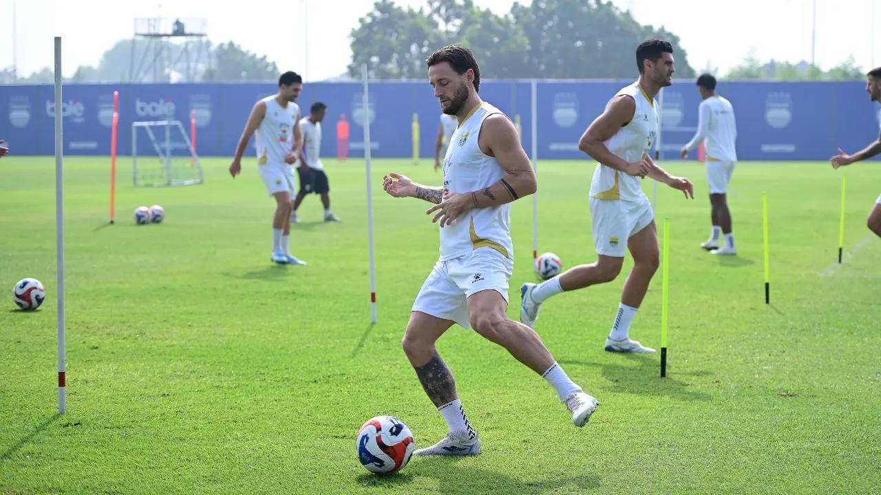 Kapten Persib, Marc Klok