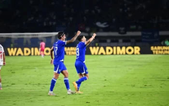 Federico Barba ketika merayakan gol ketiga Persib