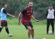 Ketekunan Dony Tri dan Jordi Amat dalam Mimpi Sepak Bola Indonesia