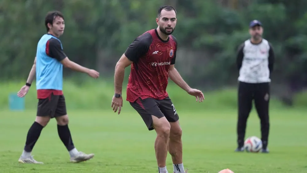 Ketekunan Dony Tri dan Jordi Amat dalam Mimpi Sepak Bola Indonesia