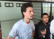 Gelandang Persib, Thom Haye