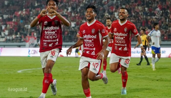 Selebrasi pemain Bali United.