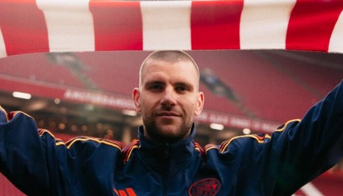 Kiper Timnas Indonesia, Maarten Paes resmi bergabung dengan Ajax Amsterdam