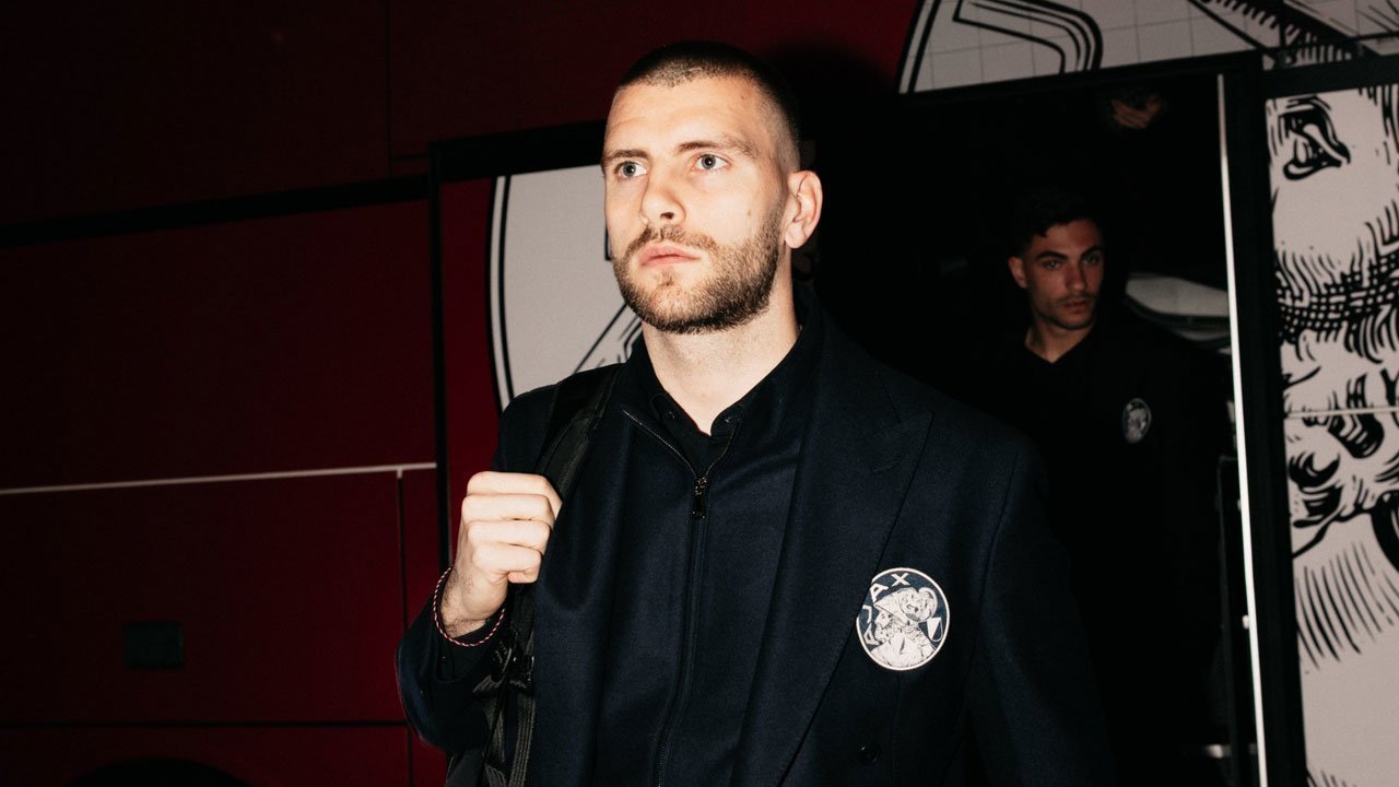 Kiper Ajax Amsterdam dan juga Timnas Indonesia, Maarten Paes.