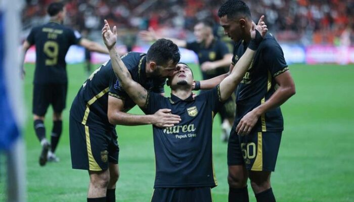 Selebrasi gol Juan Villa pada laga Borneo FC melawan Persija Jakarta di BRI Super League 2025/2026