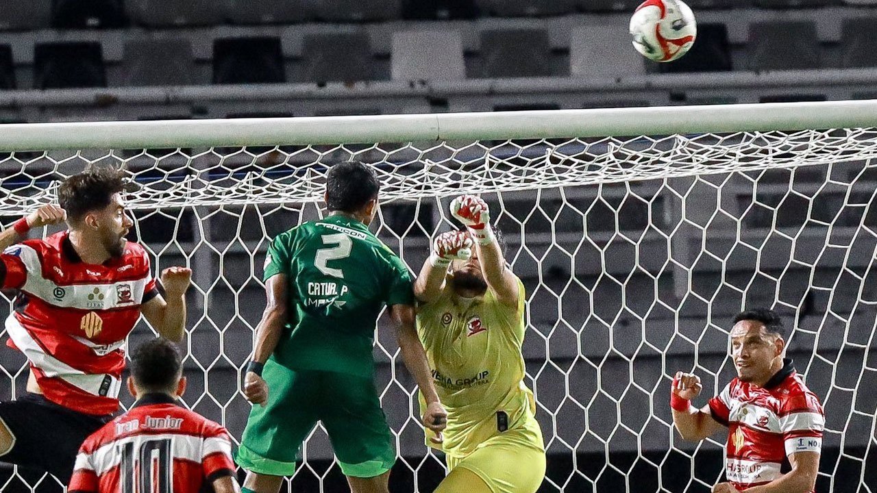 Duel Persebaya vs Madura United di BRI Super League, Jumat (17/04/2026)