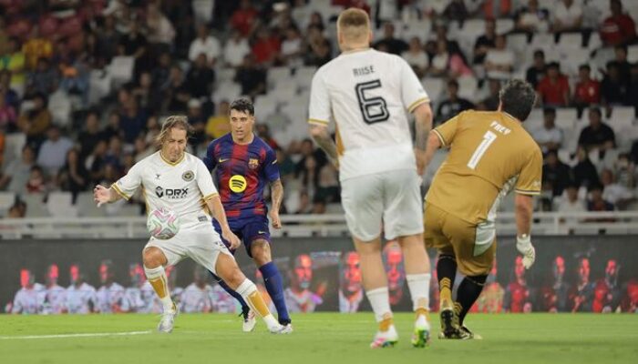 DRX World Legends vs Barcelona Legends di Stadion Utama Gelora Bung Karno (SUGBK), Jakarta, Sabtu (18/4/2026)