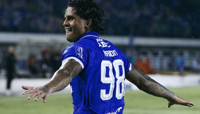 Striker Persib Bandung, Ramon Tanque merayakan golnya ke gawang Bali United, Minggu (12/4/2025)