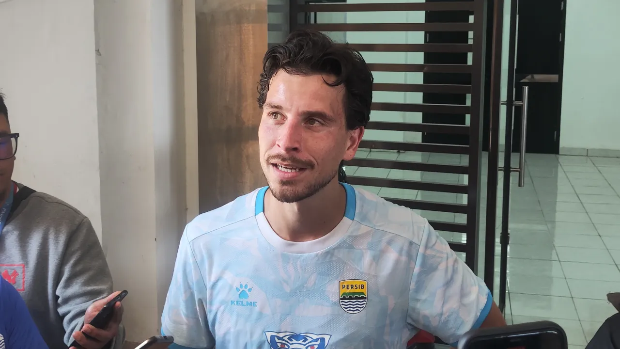 Gelandang Persib, Thom Haye