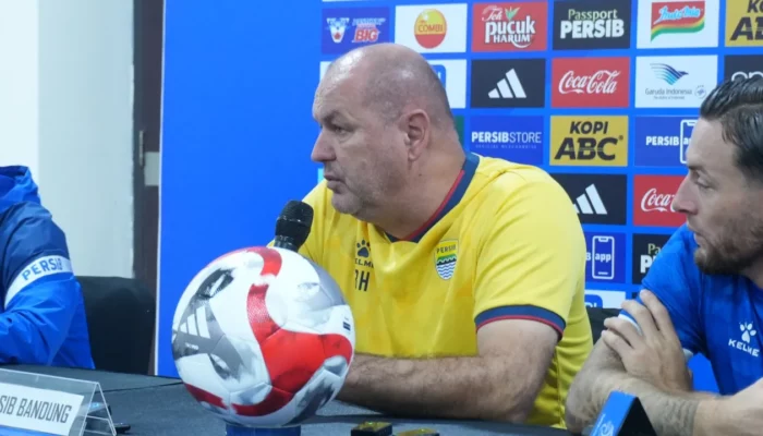 Pelatih Persib Waspadai Perlawanan Semen Padang